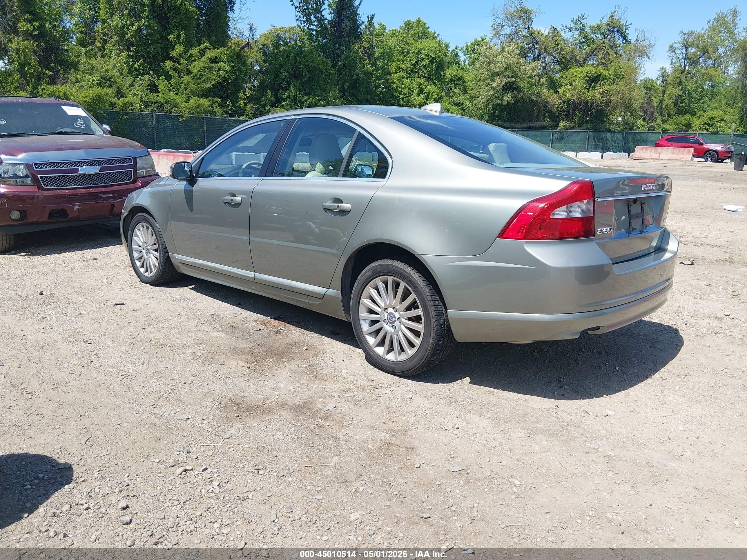2007 Volvo S80 3.2 Silver vin: YV1AS982X71021185