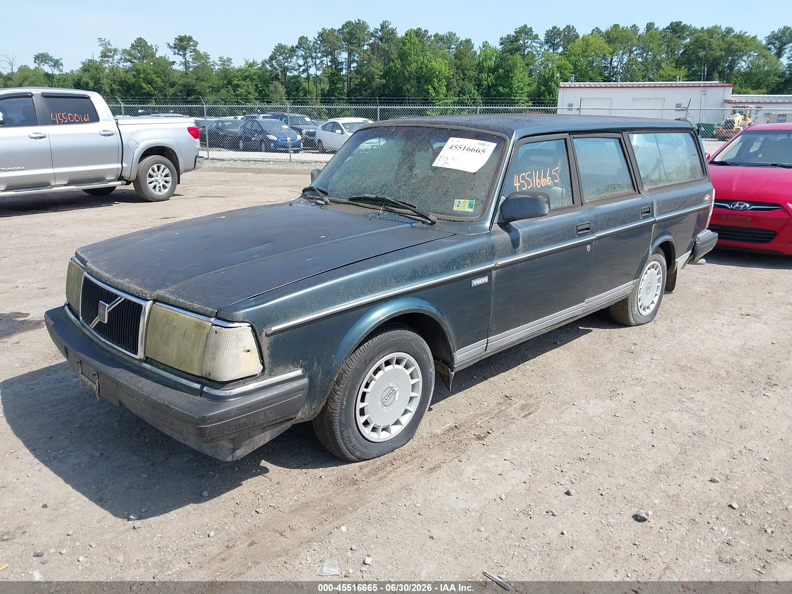 1993 Volvo 240   Green vin: YV1AW8803P1955587