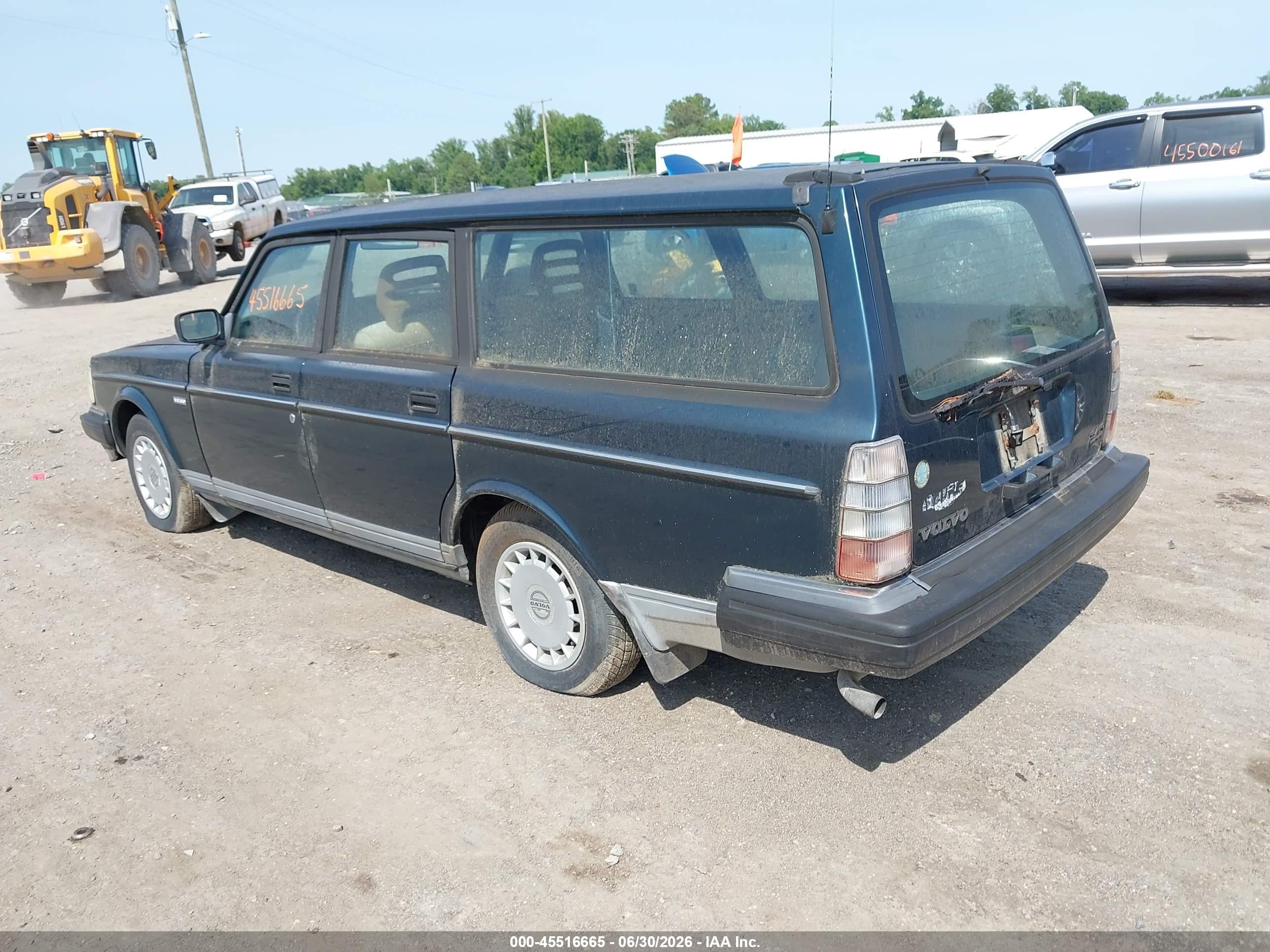 1993 Volvo 240   Green vin: YV1AW8803P1955587