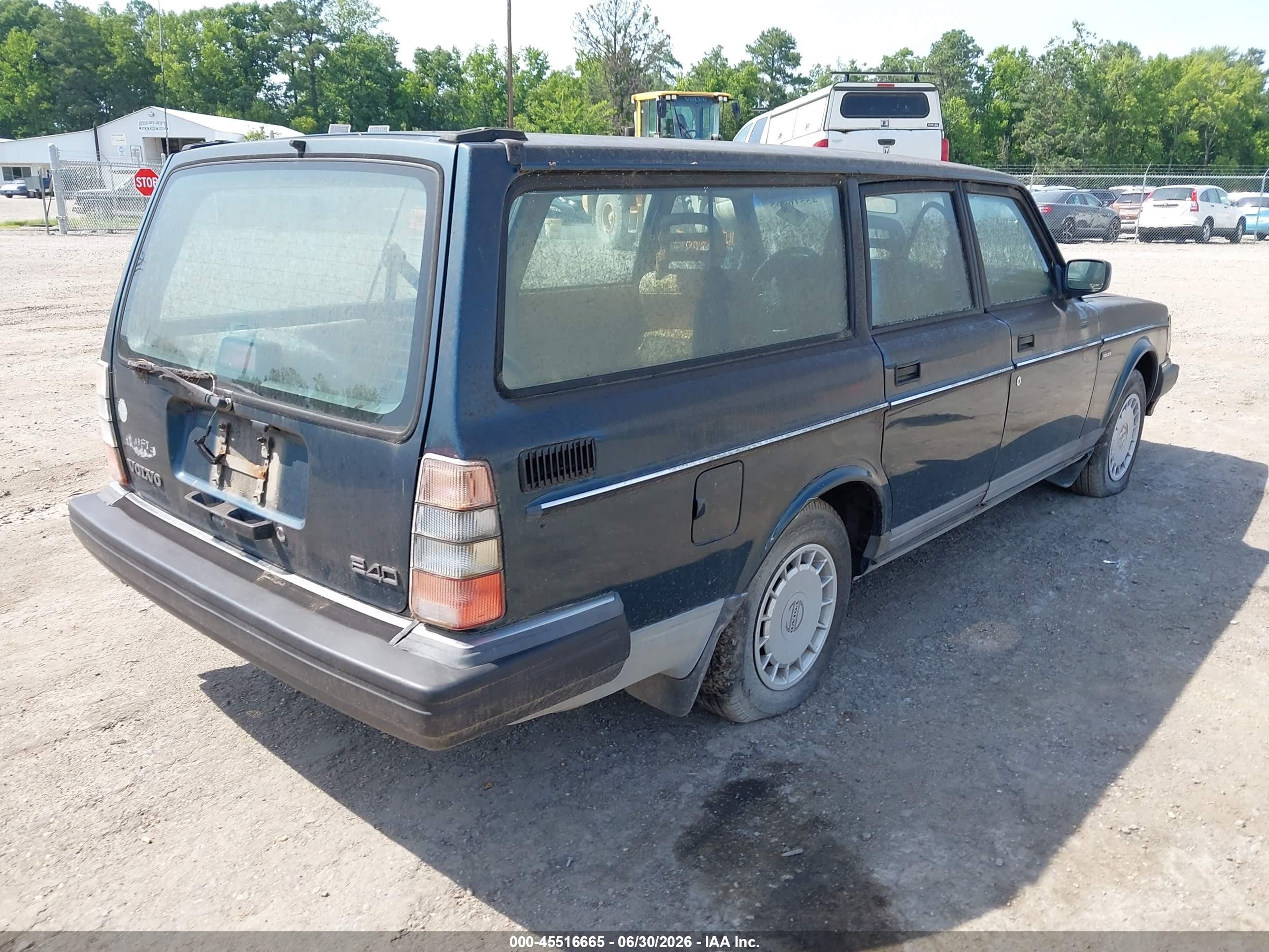 1993 Volvo 240   Green vin: YV1AW8803P1955587