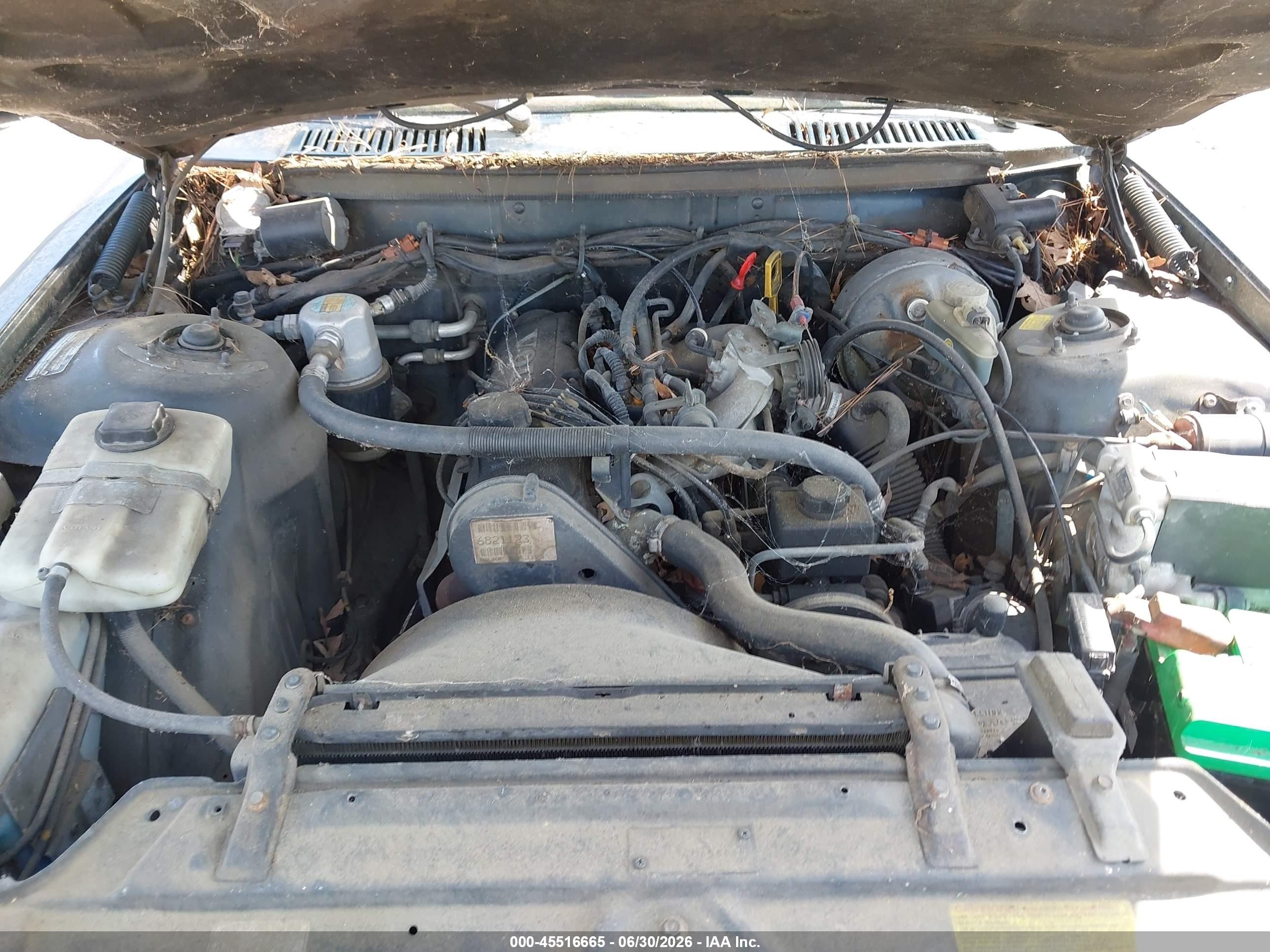 1993 Volvo 240   Green vin: YV1AW8803P1955587