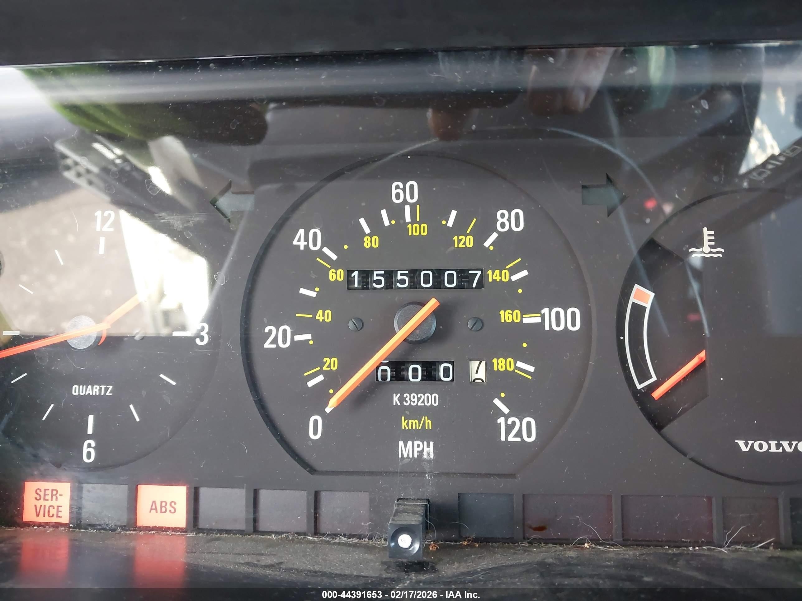 1992 Volvo 240   White vin: YV1AW8805N1933006