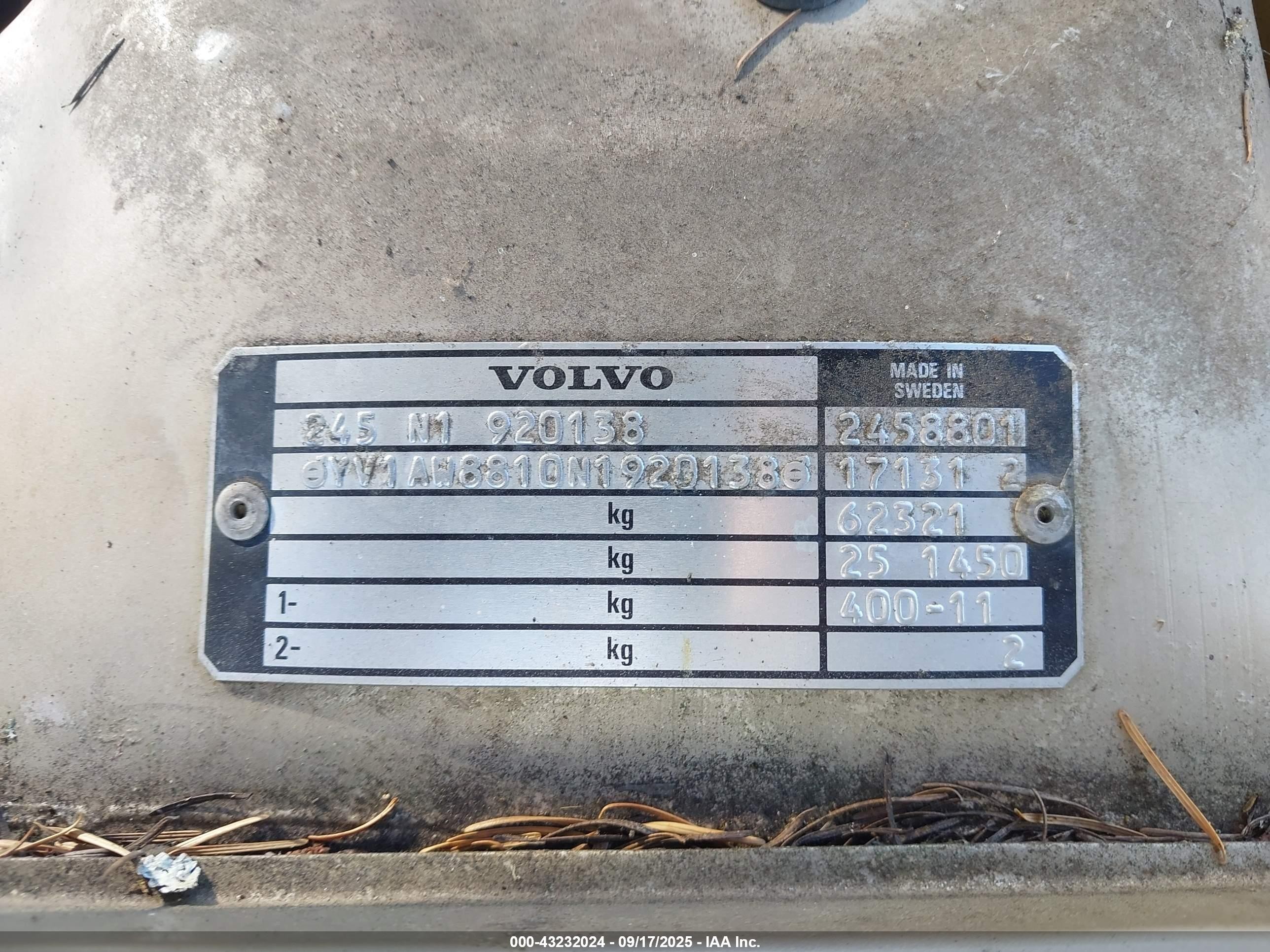 1992 Volvo 240   Золотой vin: YV1AW8810N1920138