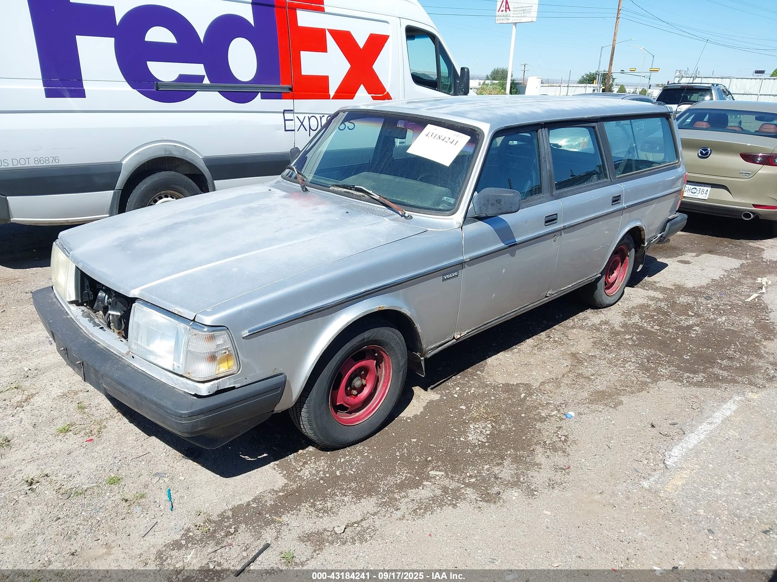 1992 Volvo 240   Silver vin: YV1AW8816N1924436