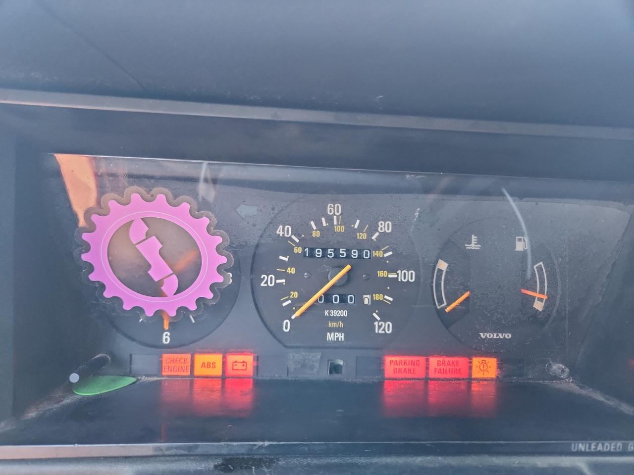 1992 Volvo 240 Red vin: YV1AW8819N1938847