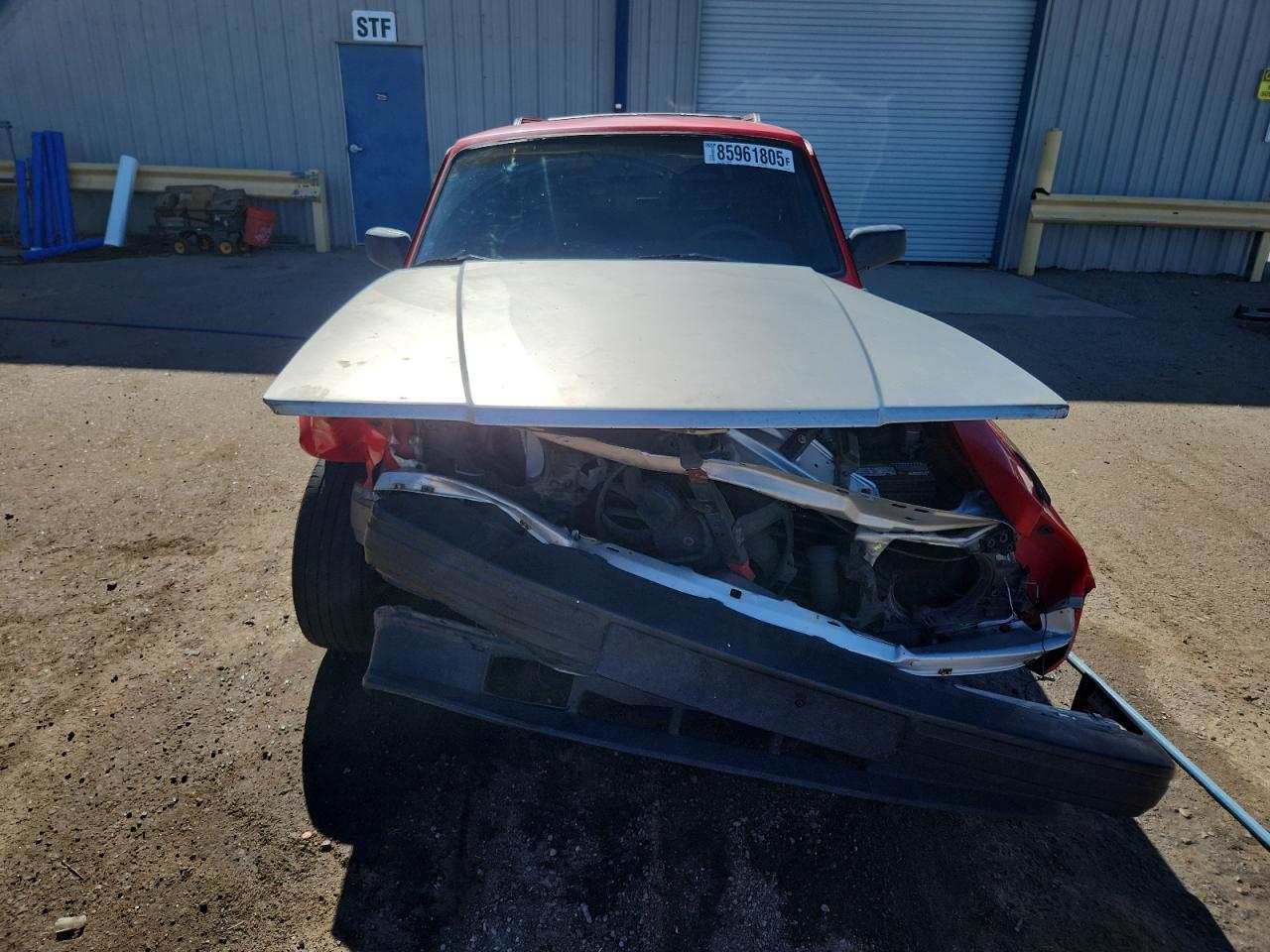 1992 Volvo 240 Red vin: YV1AW8819N1938847