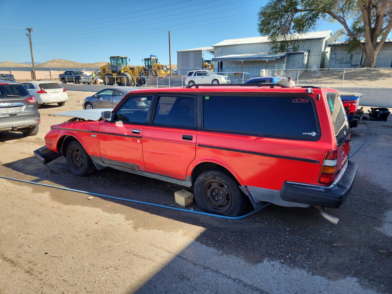 1992 Volvo 240 Red vin: YV1AW8819N1938847
