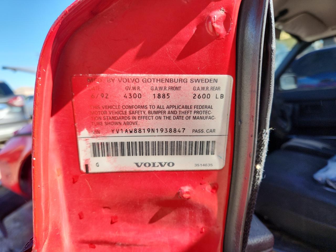 1992 Volvo 240 Red vin: YV1AW8819N1938847