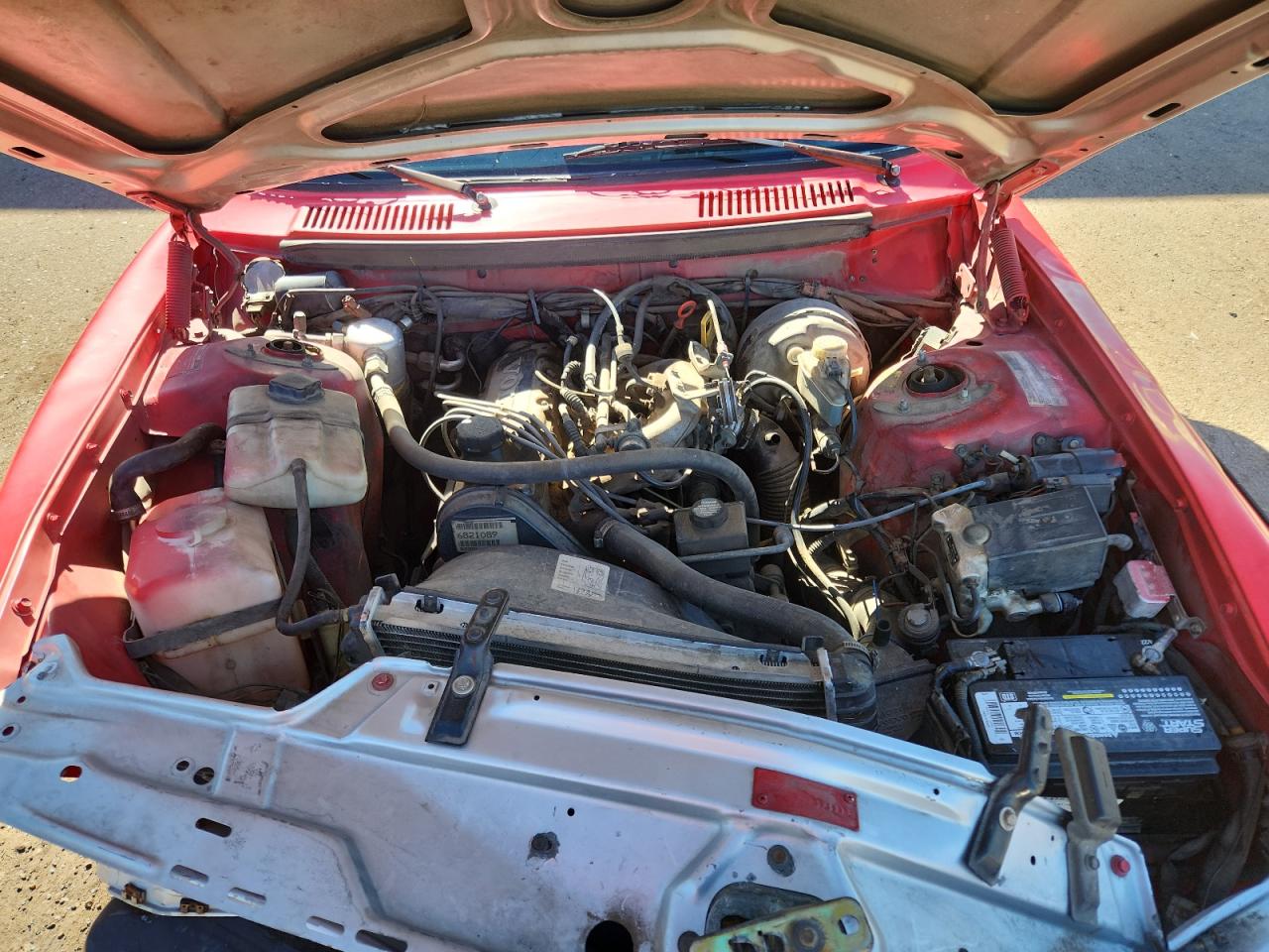 1992 Volvo 240 Red vin: YV1AW8819N1938847