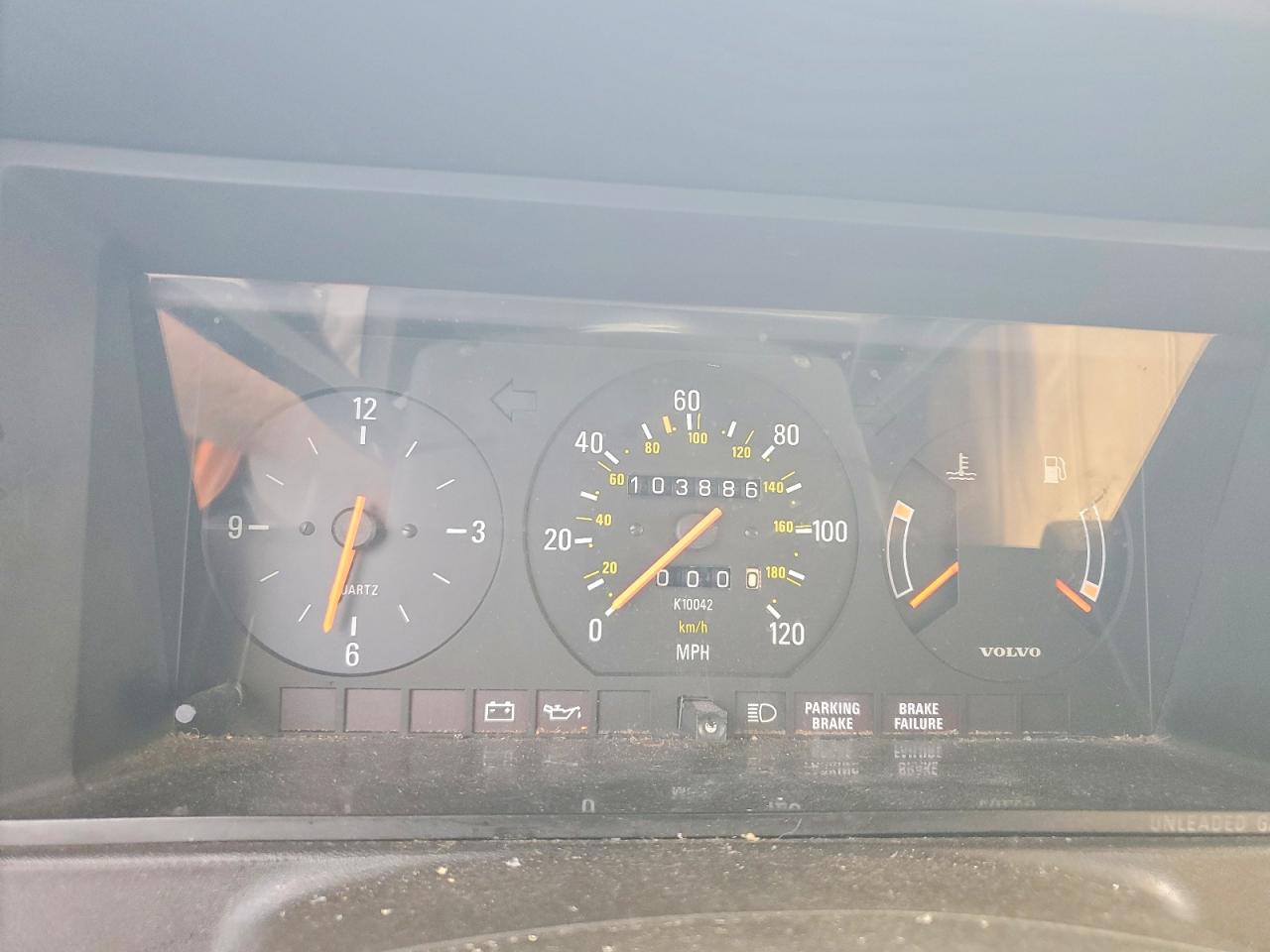 1988 Volvo 244 Dl Белый vin: YV1AX8840J1315652