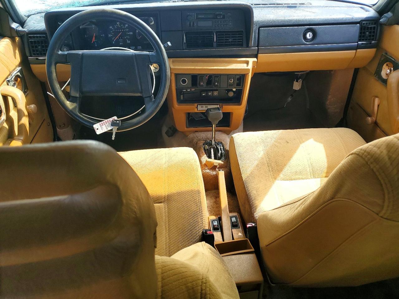 1988 Volvo 244 Dl Белый vin: YV1AX8840J1315652