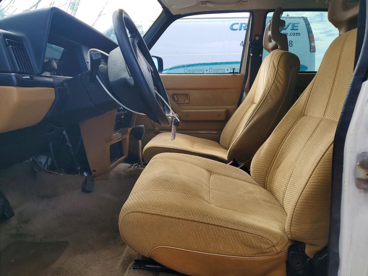 1988 Volvo 244 Dl Белый vin: YV1AX8840J1315652