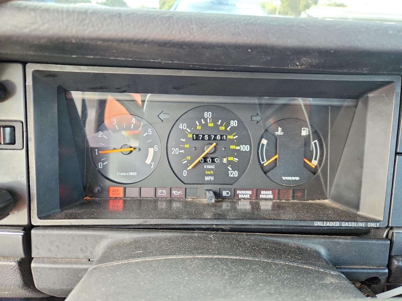 1988 Volvo 244 Dl Silver vin: YV1AX8840J1332015