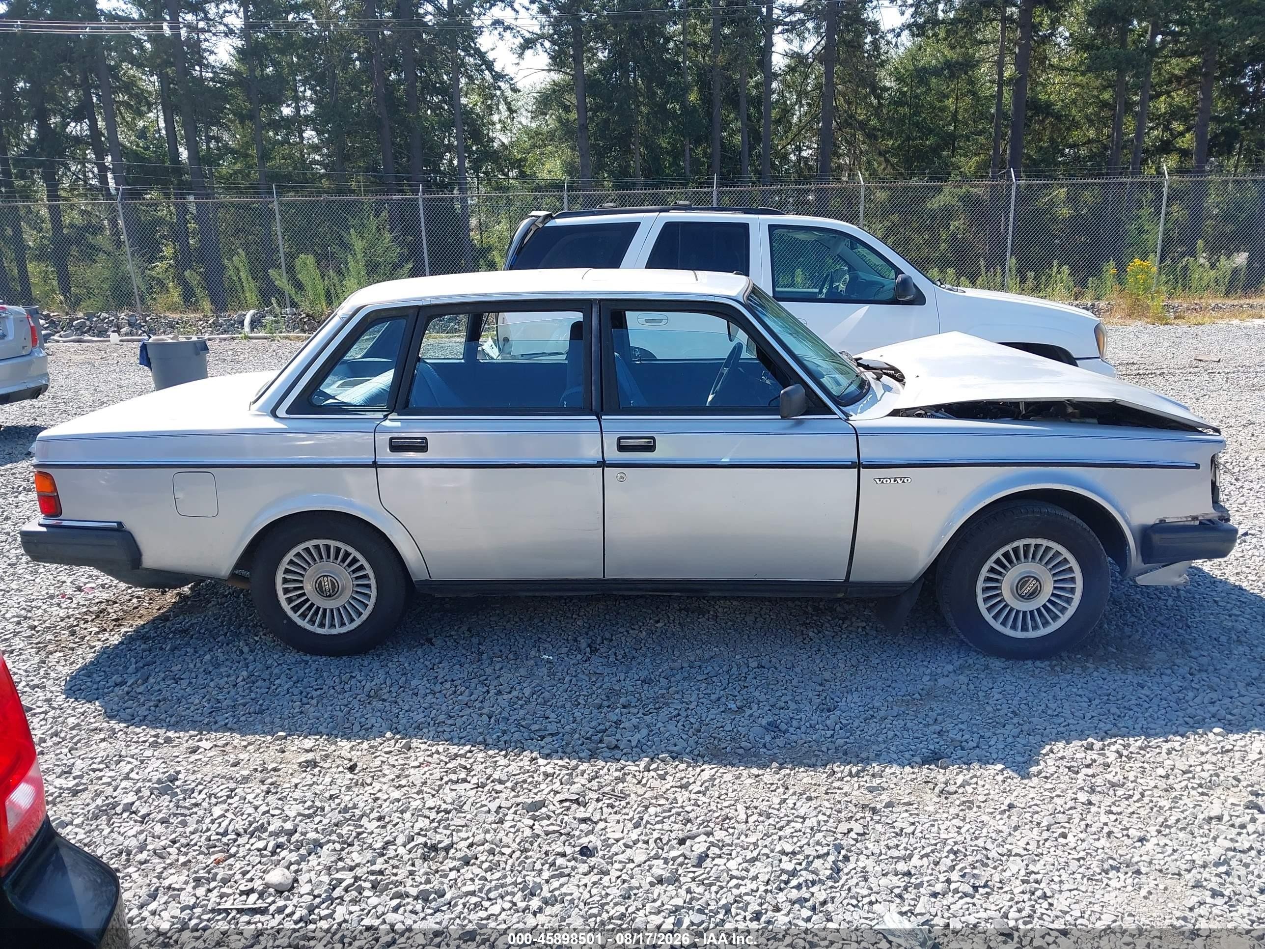 1984 Volvo 244 Dl/gl Silver vin: YV1AX8841E1018427