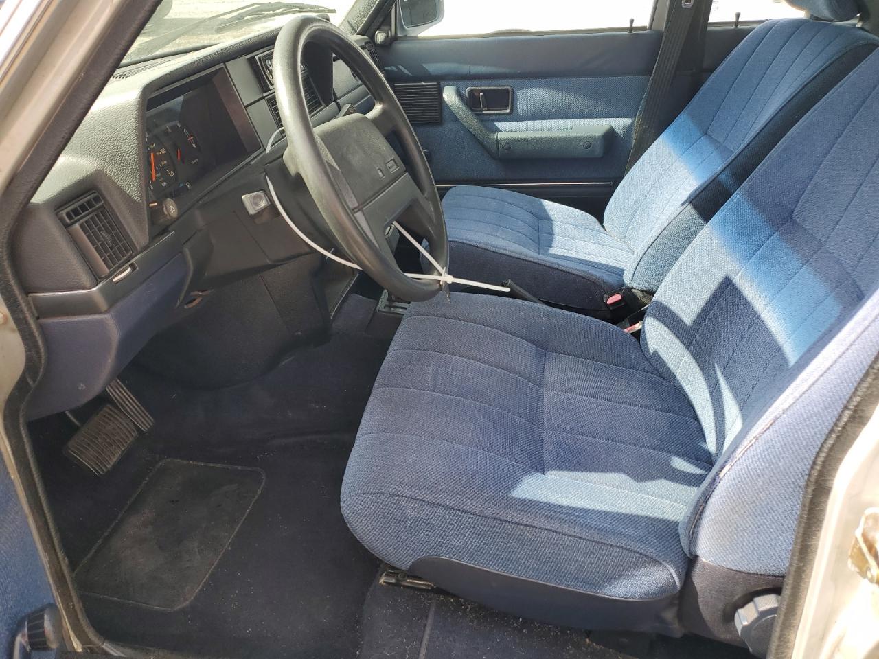 1989 Volvo 244 Dl Серебряный vin: YV1AX8842K1369083
