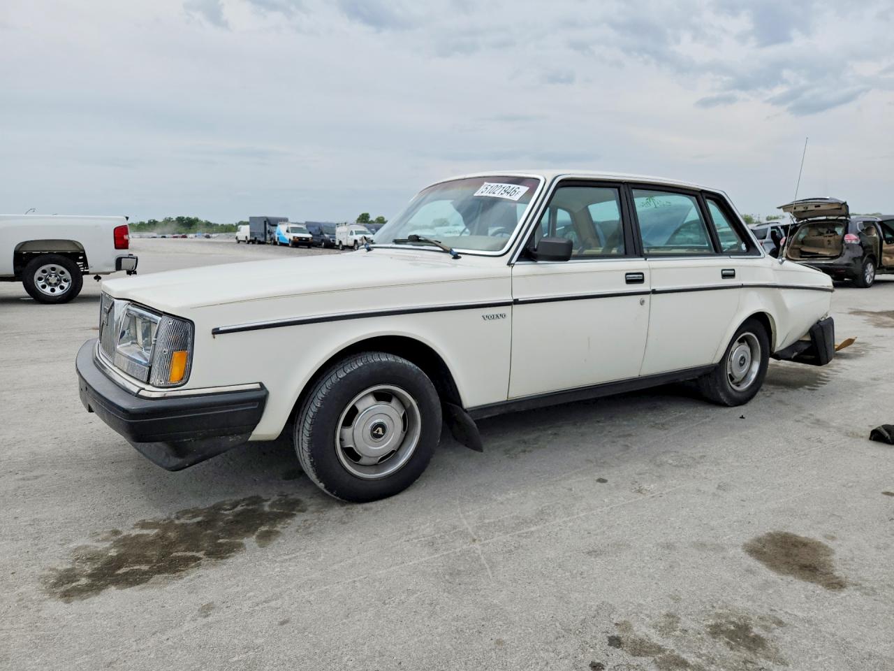 1984 Volvo 244 Dl White vin: YV1AX8843E1059383