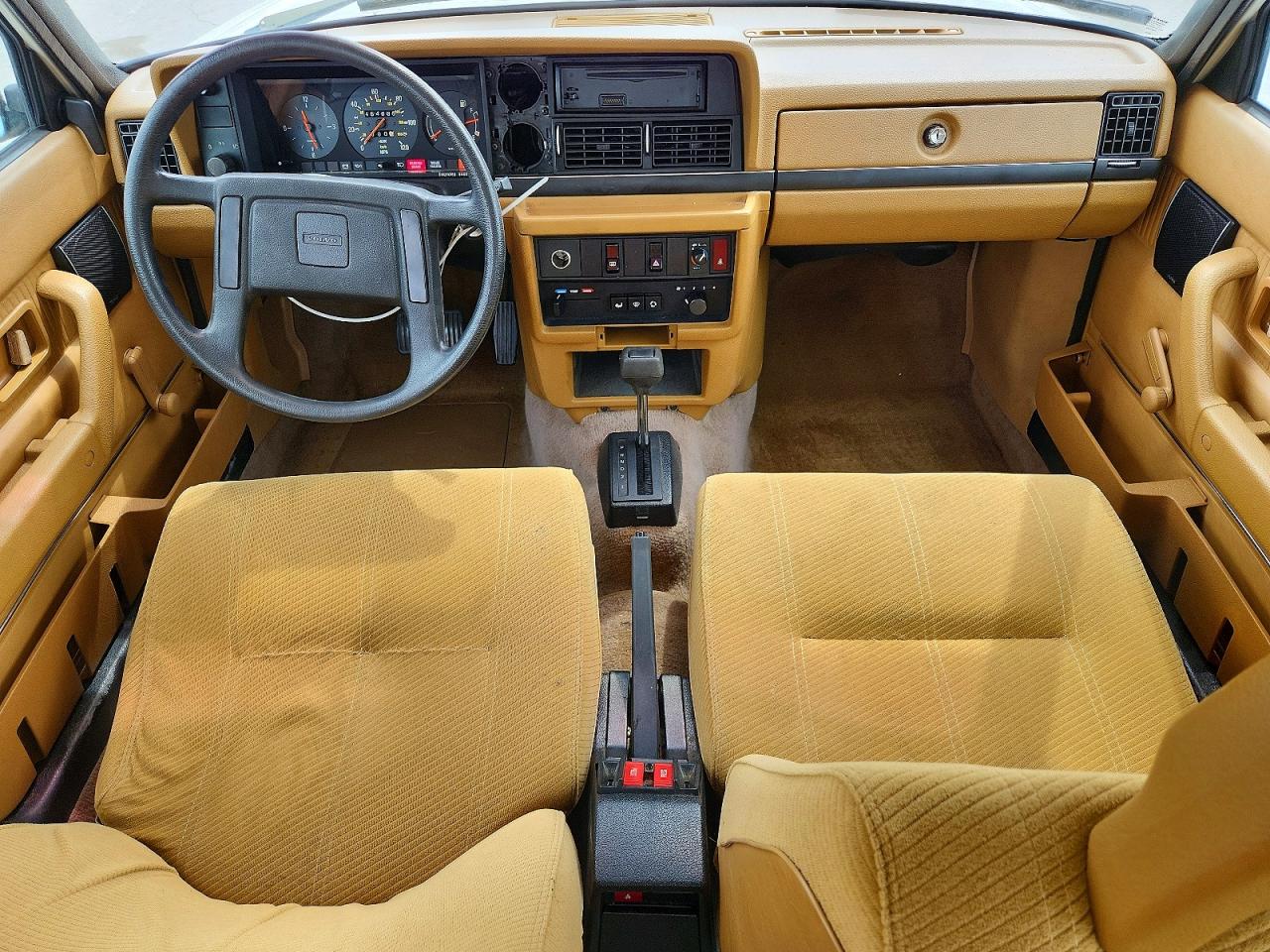 1984 Volvo 244 Dl White vin: YV1AX8843E1059383