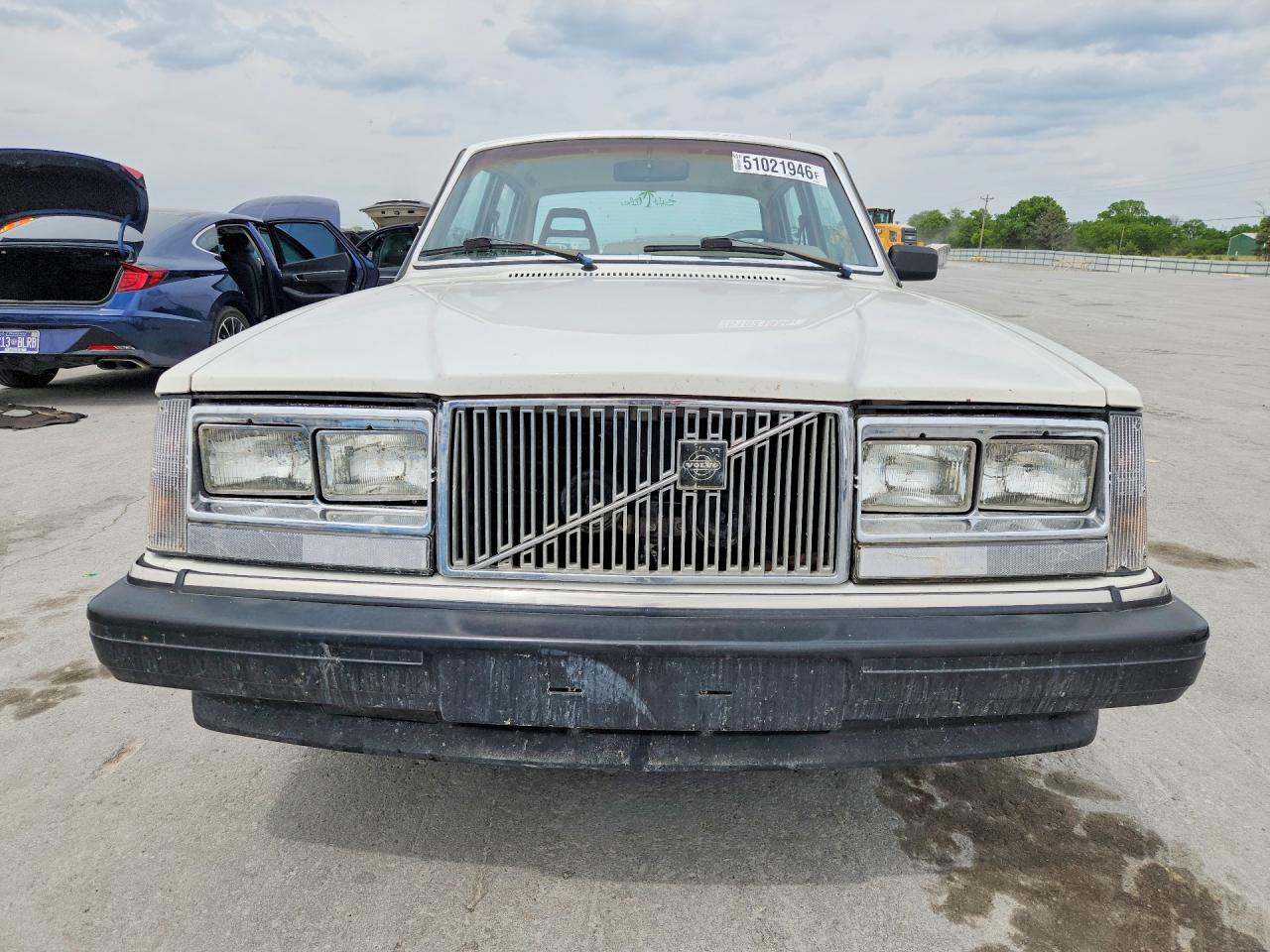 1984 Volvo 244 Dl White vin: YV1AX8843E1059383