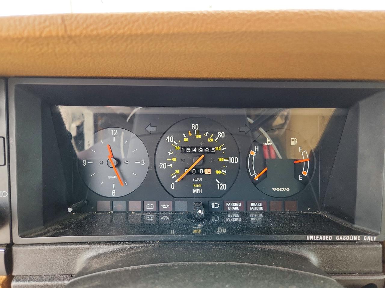 1984 Volvo 244 Dl White vin: YV1AX8843E1059383