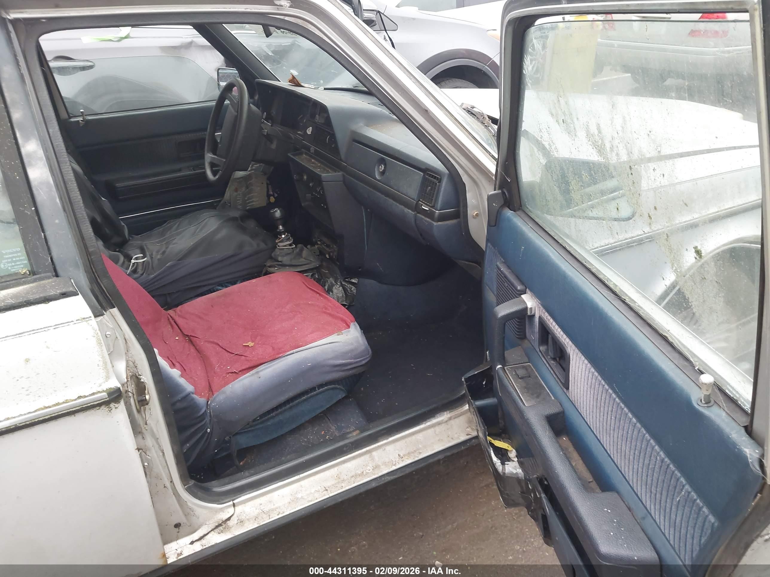 1984 Volvo 244 Dl/gl Silver vin: YV1AX8844E1039921