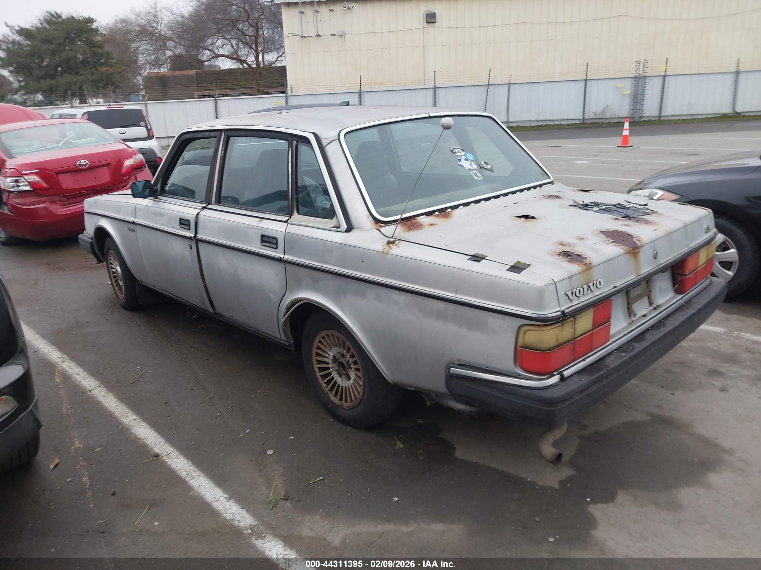 1984 Volvo 244 Dl/gl Silver vin: YV1AX8844E1039921