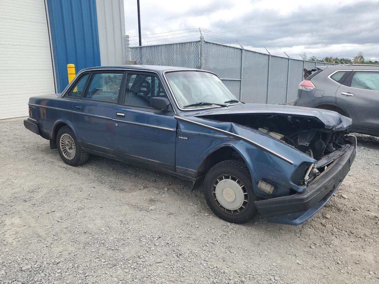 1988 Volvo 244 Dl Blue vin: YV1AX8844J1285703