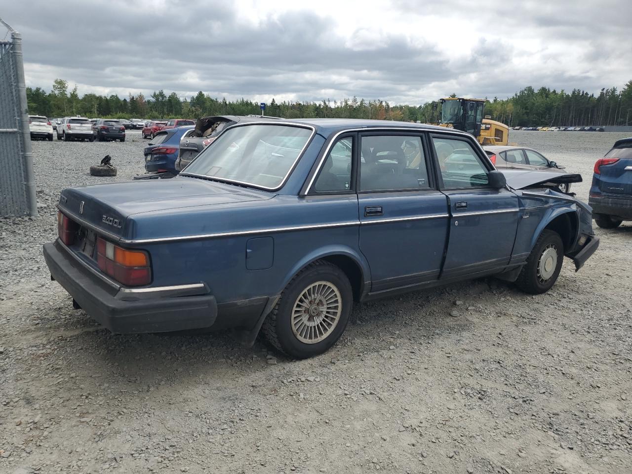 1988 Volvo 244 Dl Blue vin: YV1AX8844J1285703