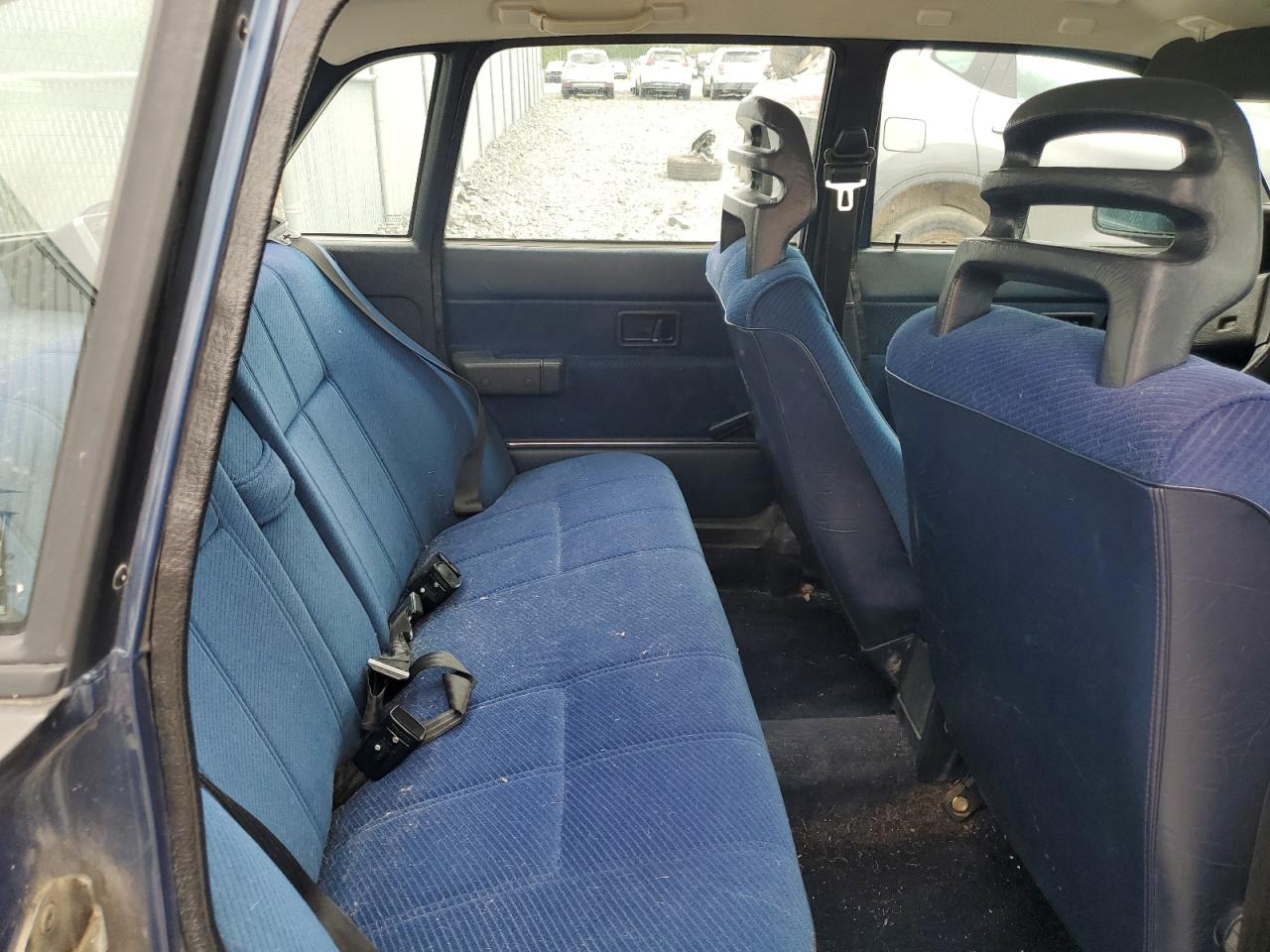 1988 Volvo 244 Dl Blue vin: YV1AX8844J1285703