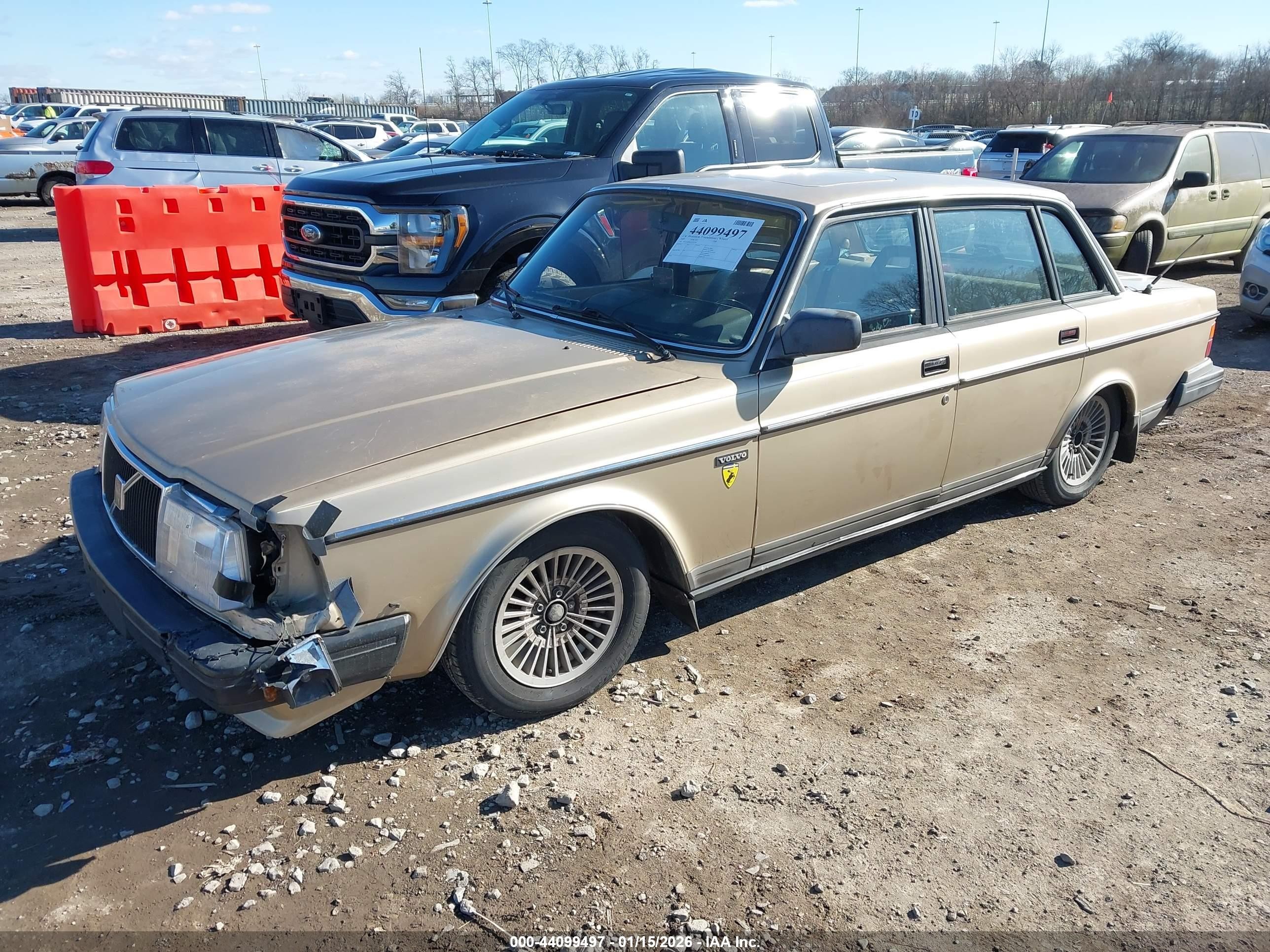 1988 Volvo 244 Dl/gl Gold vin: YV1AX8844J1302340