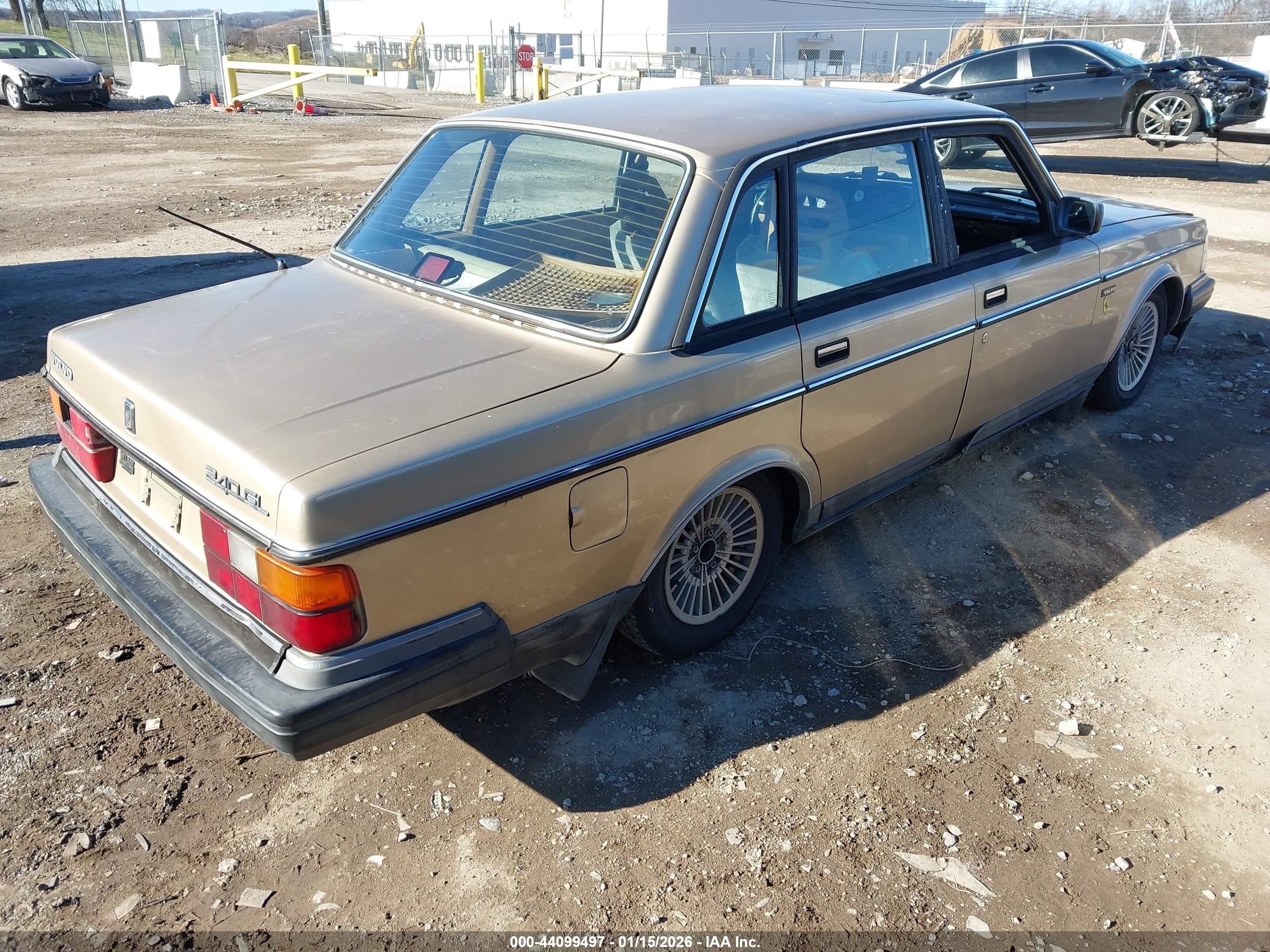 1988 Volvo 244 Dl/gl Gold vin: YV1AX8844J1302340