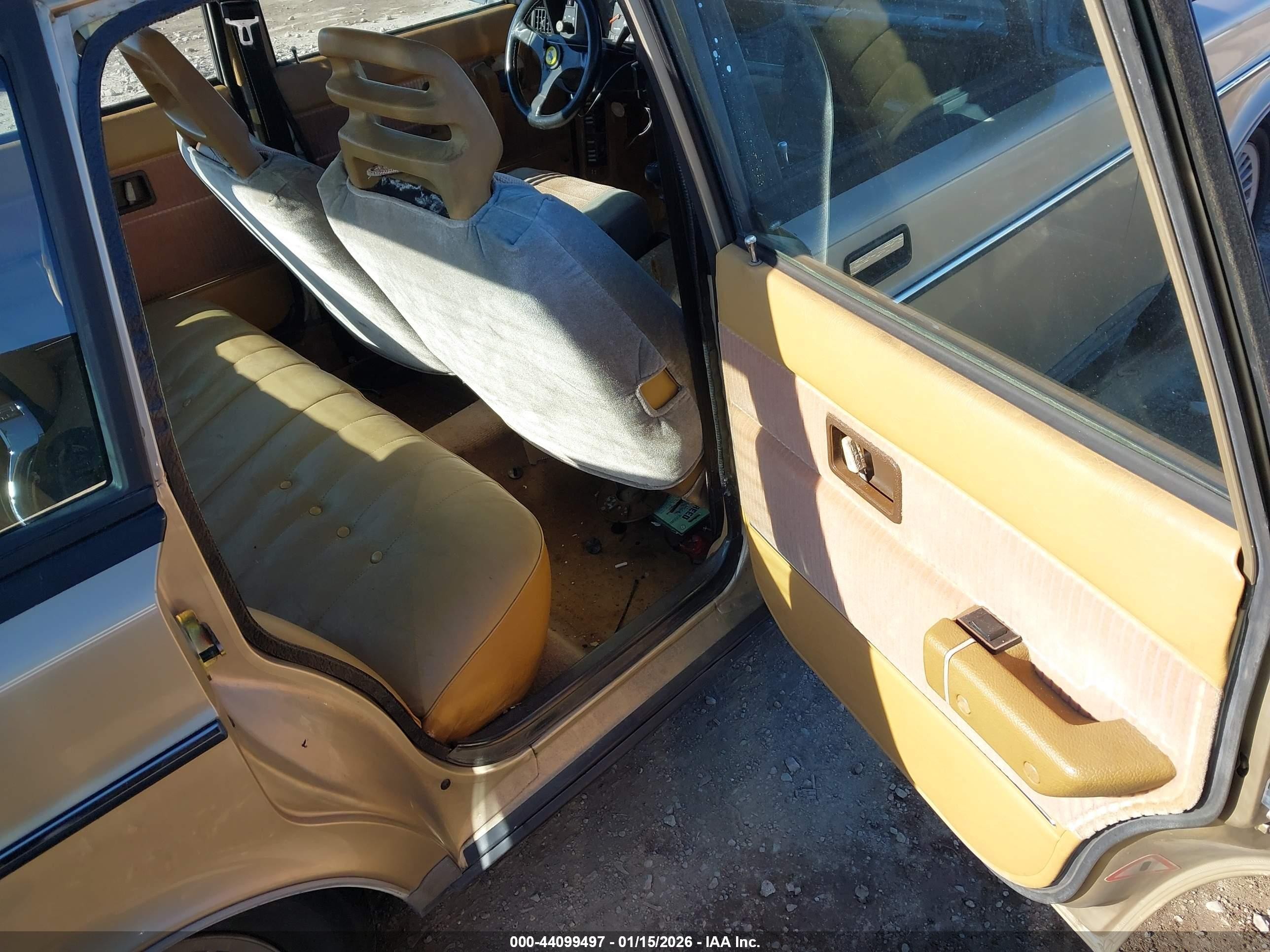 1988 Volvo 244 Dl/gl Gold vin: YV1AX8844J1302340