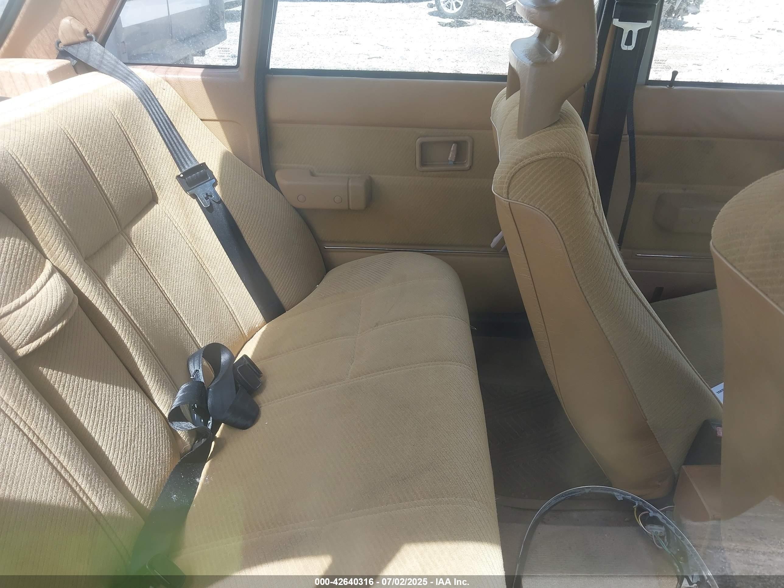 1988 Volvo 244 Dl/gl Light Blue vin: YV1AX8844J1318926