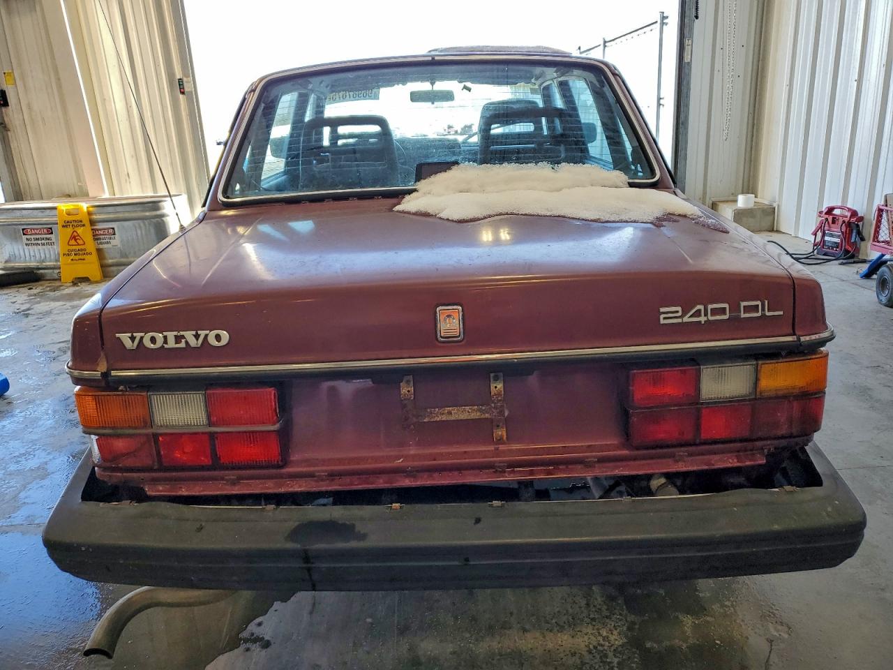 1989 Volvo 244 Dl Red vin: YV1AX8844K1343908