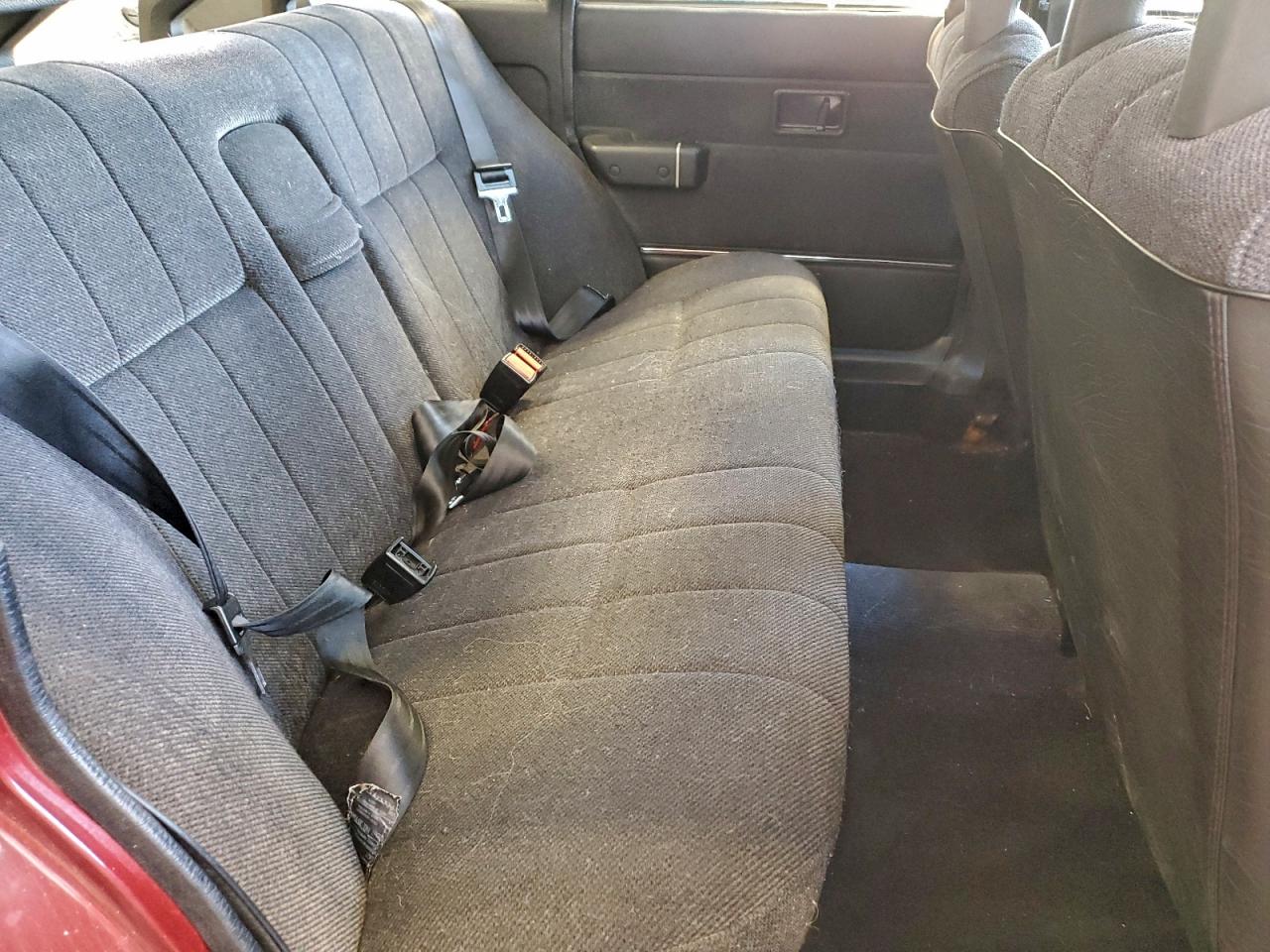 1989 Volvo 244 Dl Red vin: YV1AX8844K1343908
