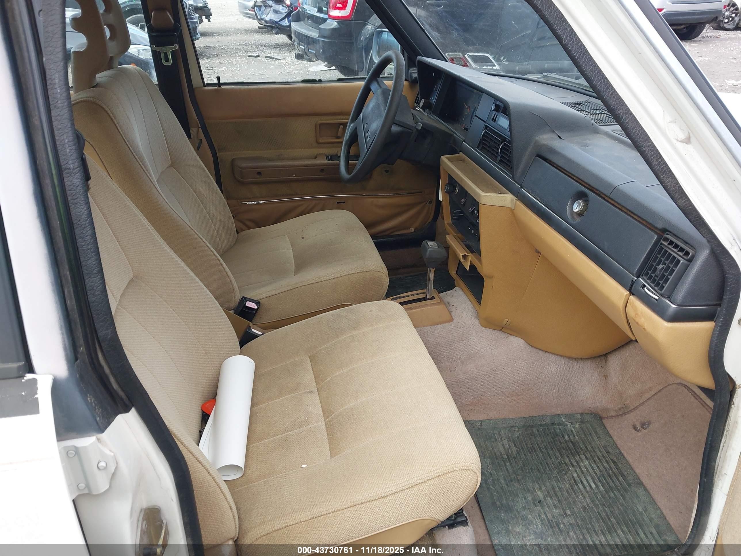 1989 Volvo 244 Dl/gl White vin: YV1AX8846K1353338