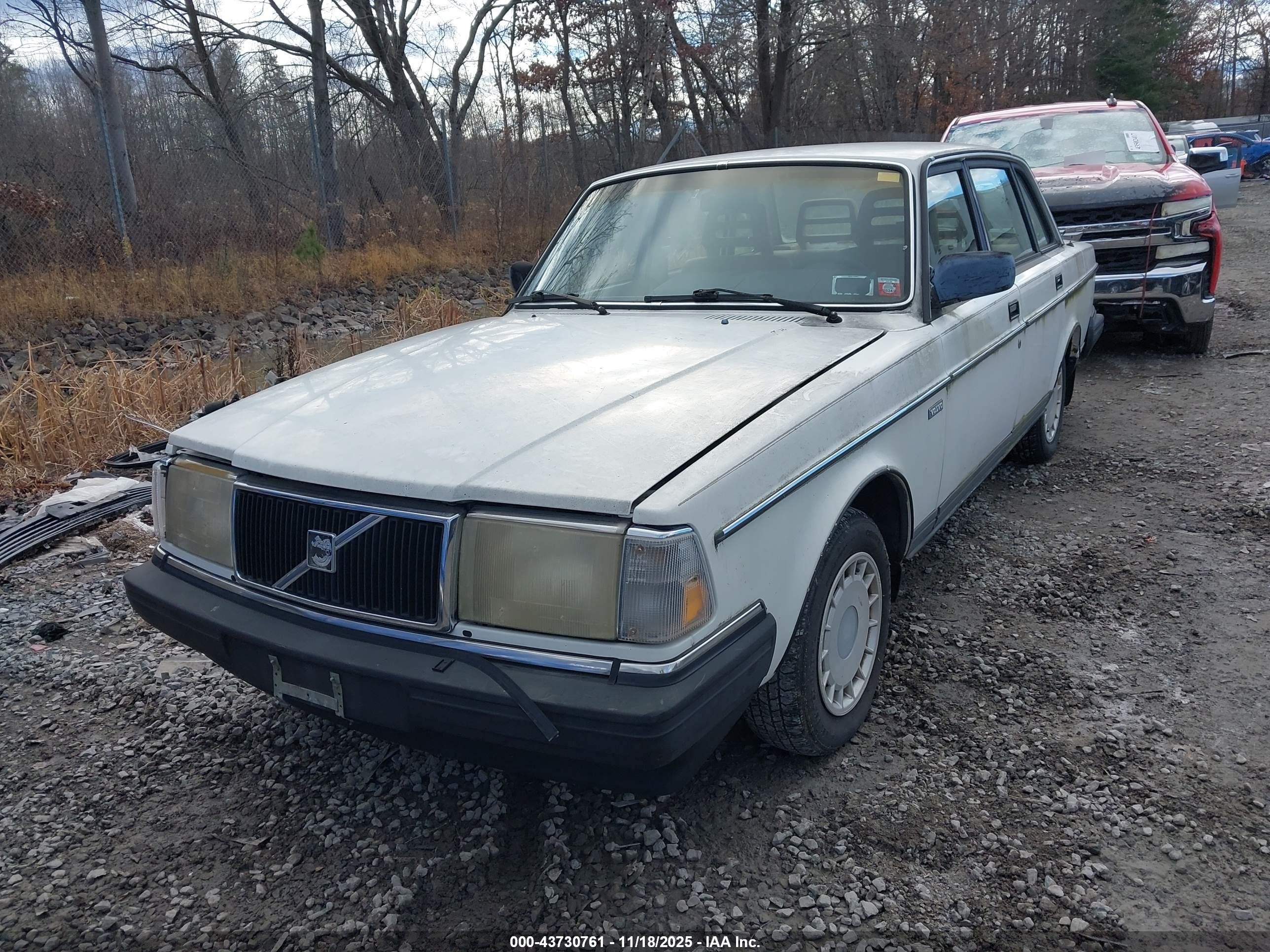 1989 Volvo 244 Dl/gl White vin: YV1AX8846K1353338