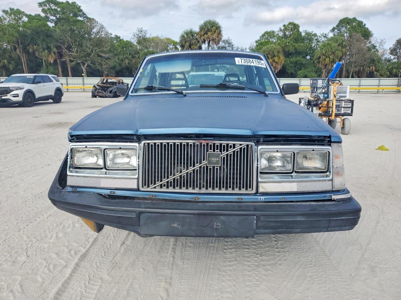 1983 Volvo 244 Dl Blue vin: YV1AX8847D1873924