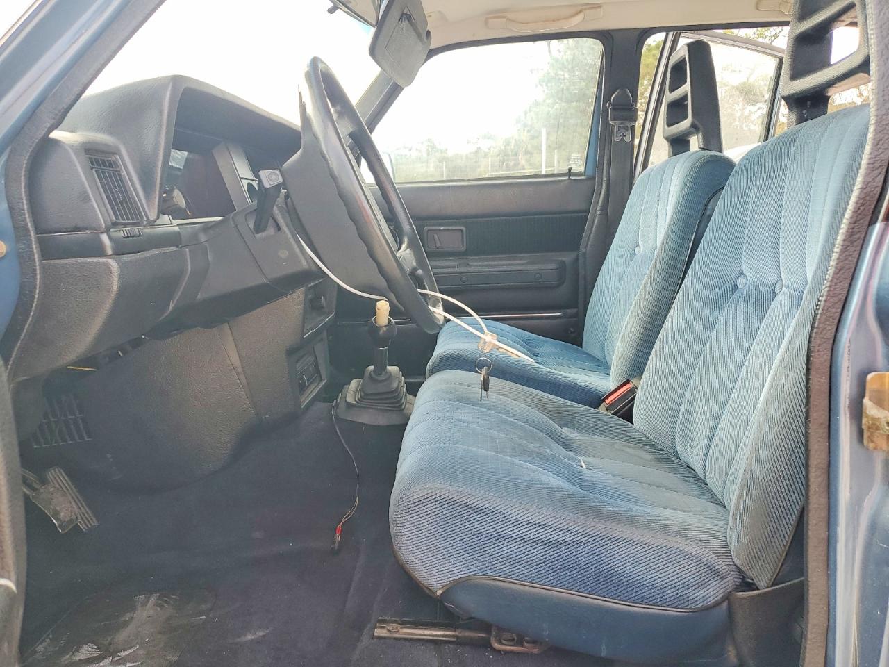 1983 Volvo 244 Dl Blue vin: YV1AX8847D1873924