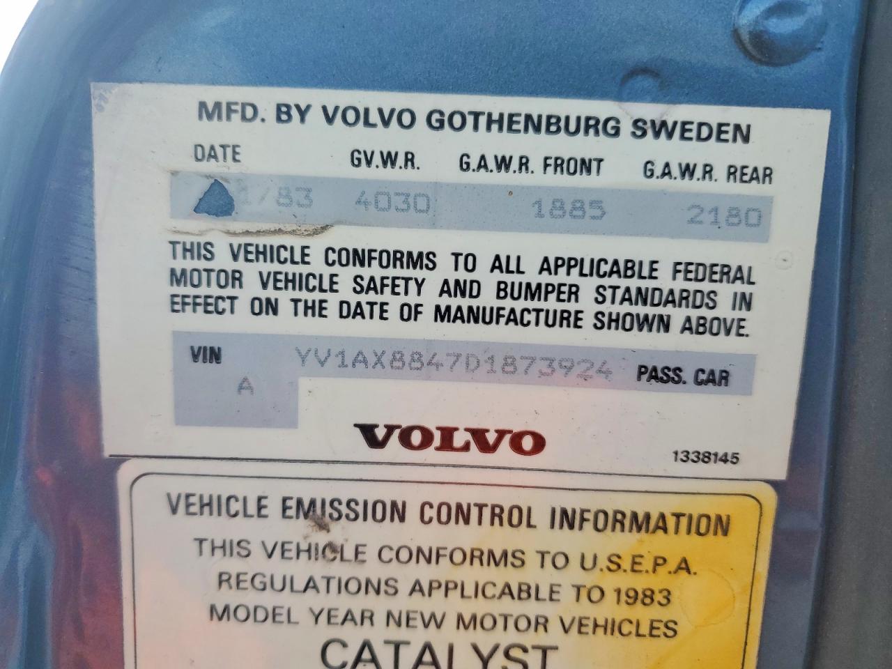 1983 Volvo 244 Dl Blue vin: YV1AX8847D1873924