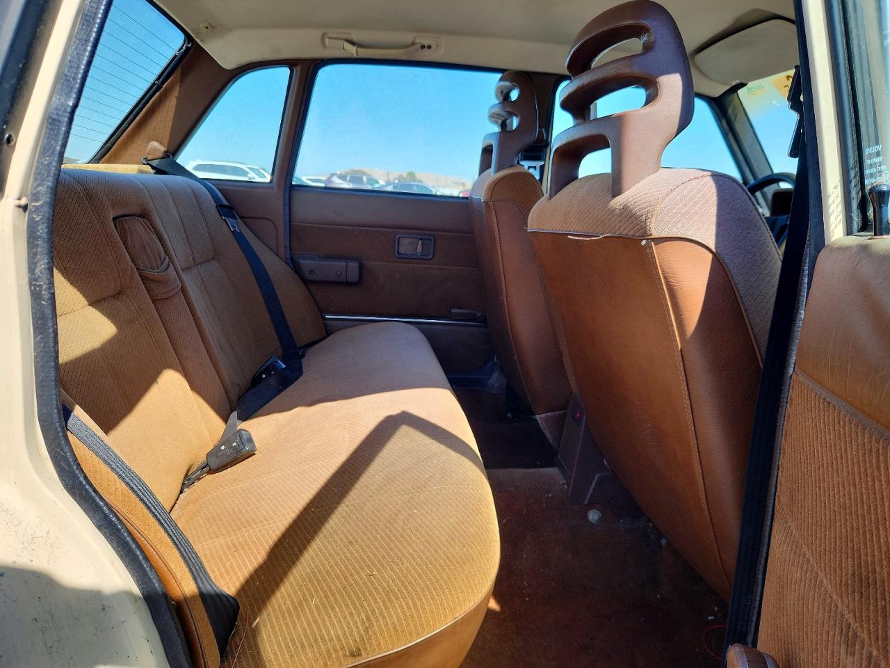 1987 Volvo 244 Dl Бежевый vin: YV1AX8847H1225215