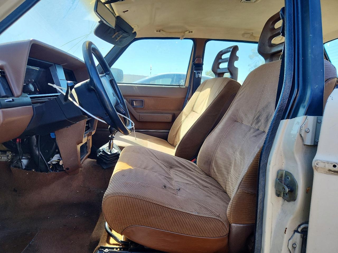 1987 Volvo 244 Dl Бежевый vin: YV1AX8847H1225215