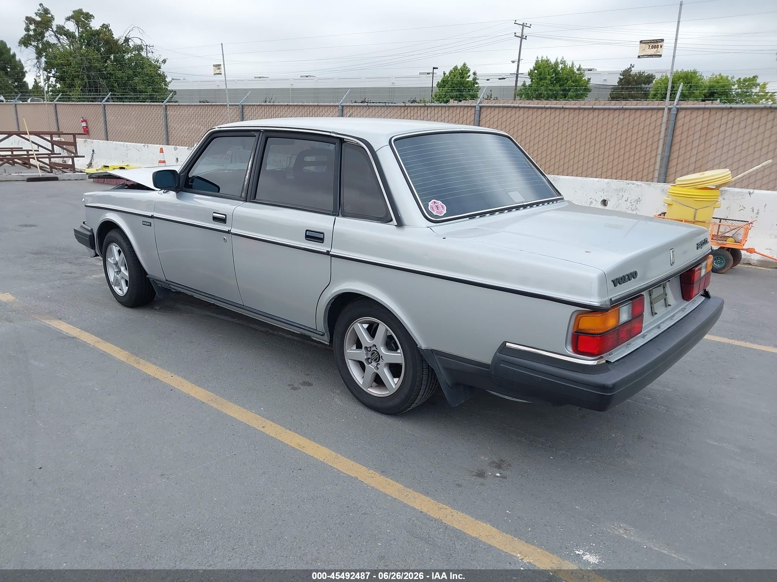 1987 Volvo 244 Dl/gl Серебряный vin: YV1AX8847H1229586