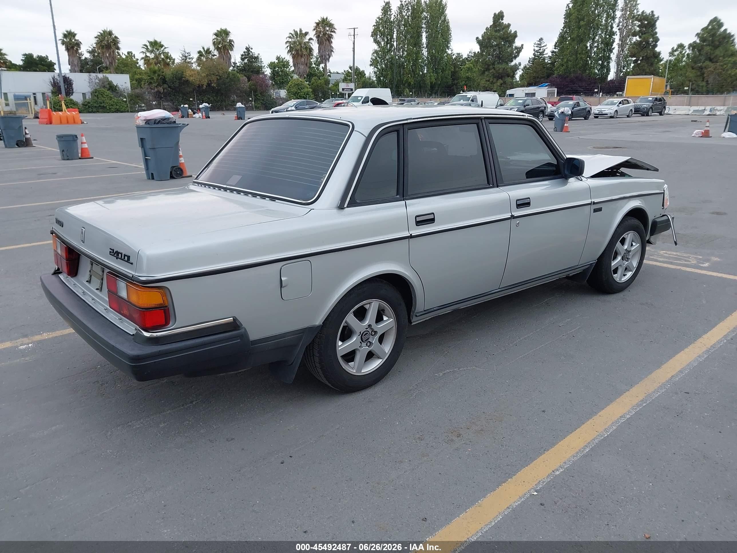 1987 Volvo 244 Dl/gl Серебряный vin: YV1AX8847H1229586