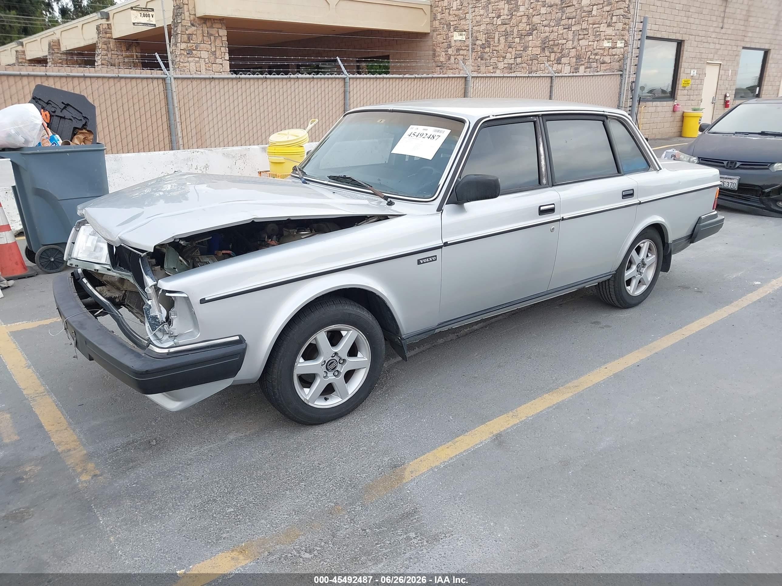 1987 Volvo 244 Dl/gl Серебряный vin: YV1AX8847H1229586