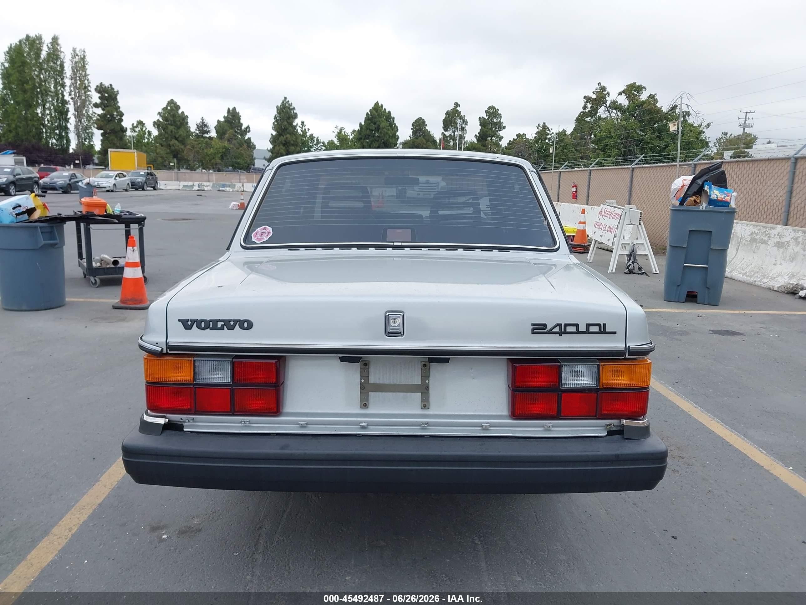 1987 Volvo 244 Dl/gl Серебряный vin: YV1AX8847H1229586