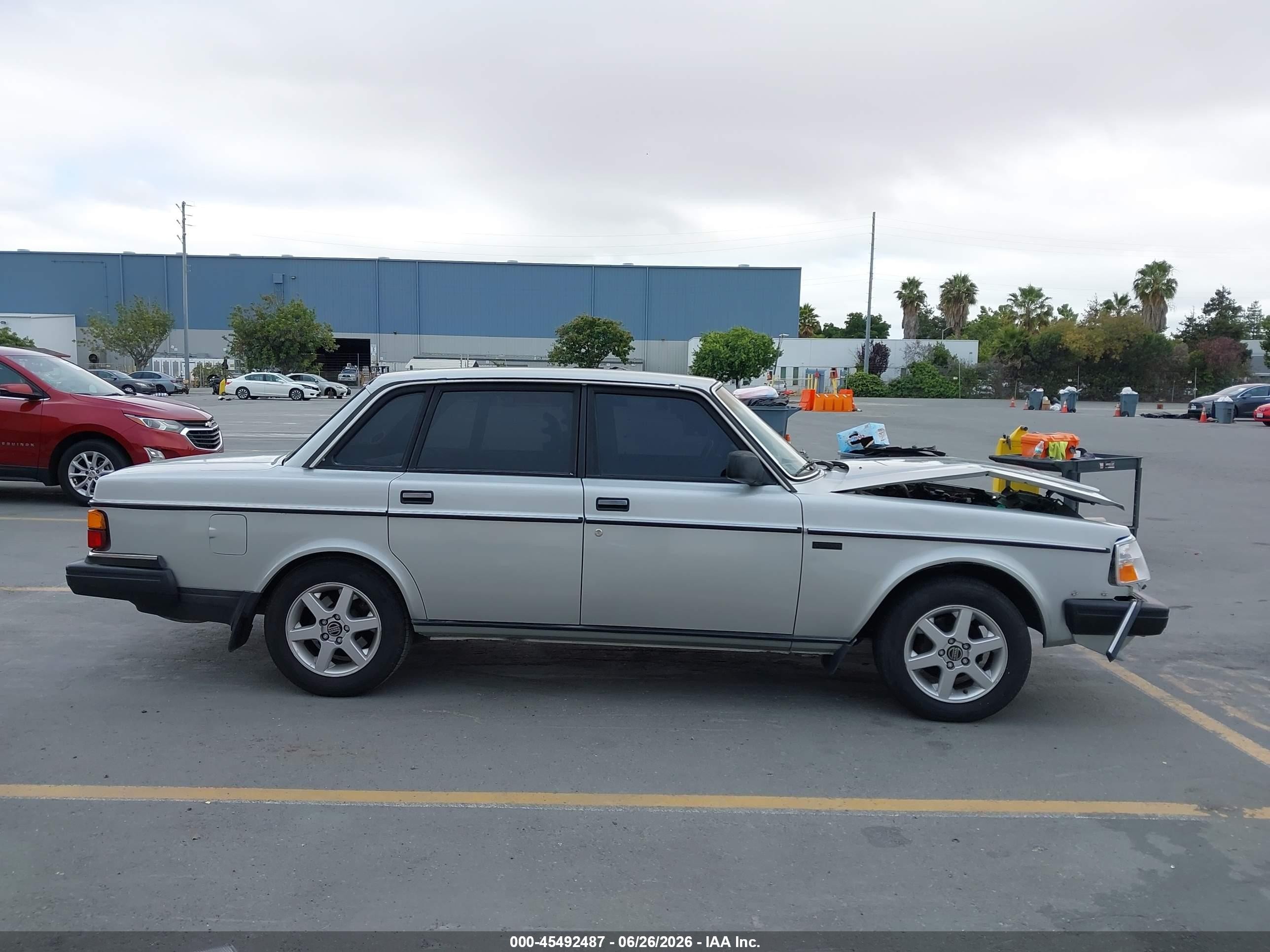 1987 Volvo 244 Dl/gl Серебряный vin: YV1AX8847H1229586
