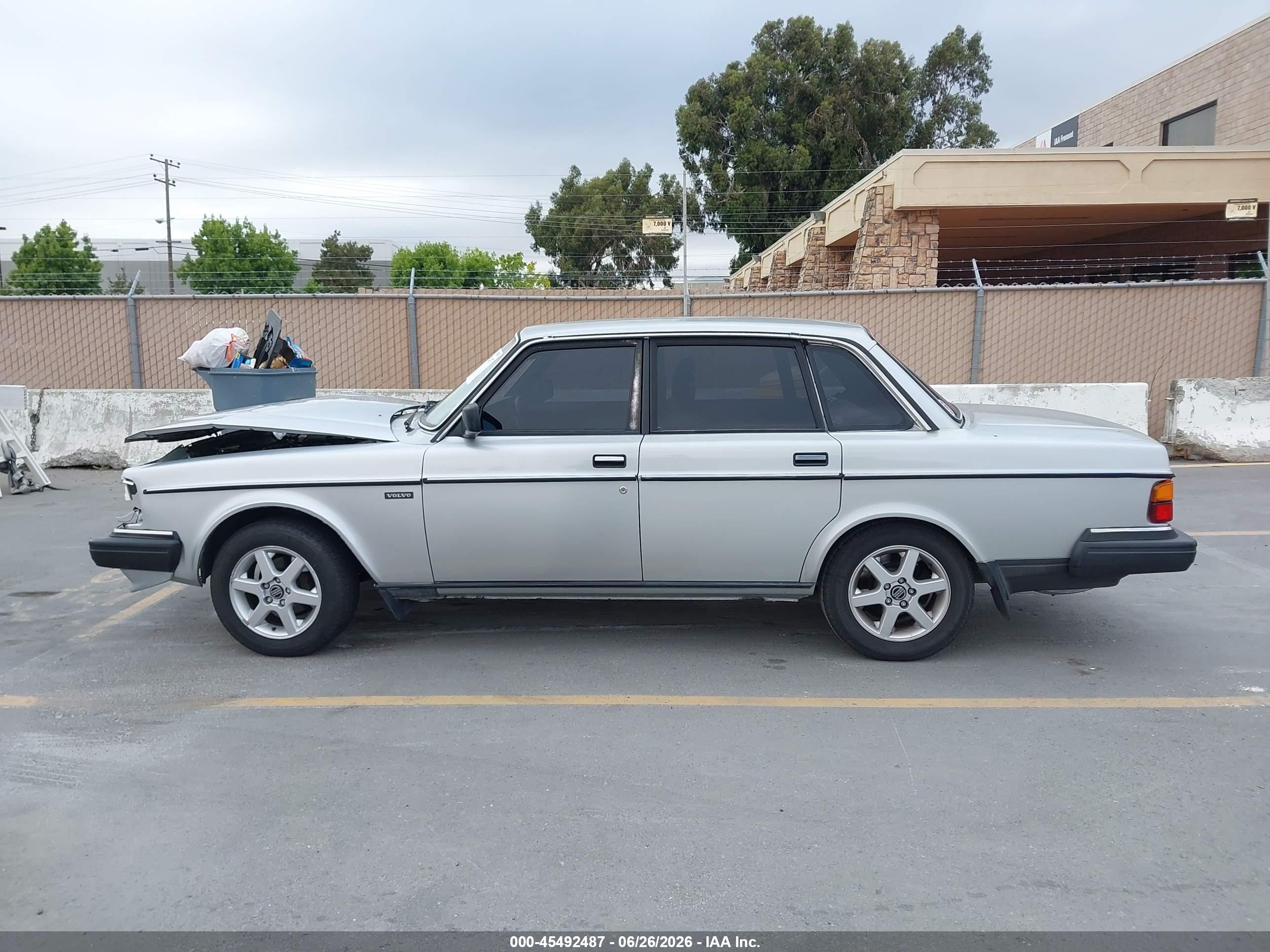 1987 Volvo 244 Dl/gl Серебряный vin: YV1AX8847H1229586