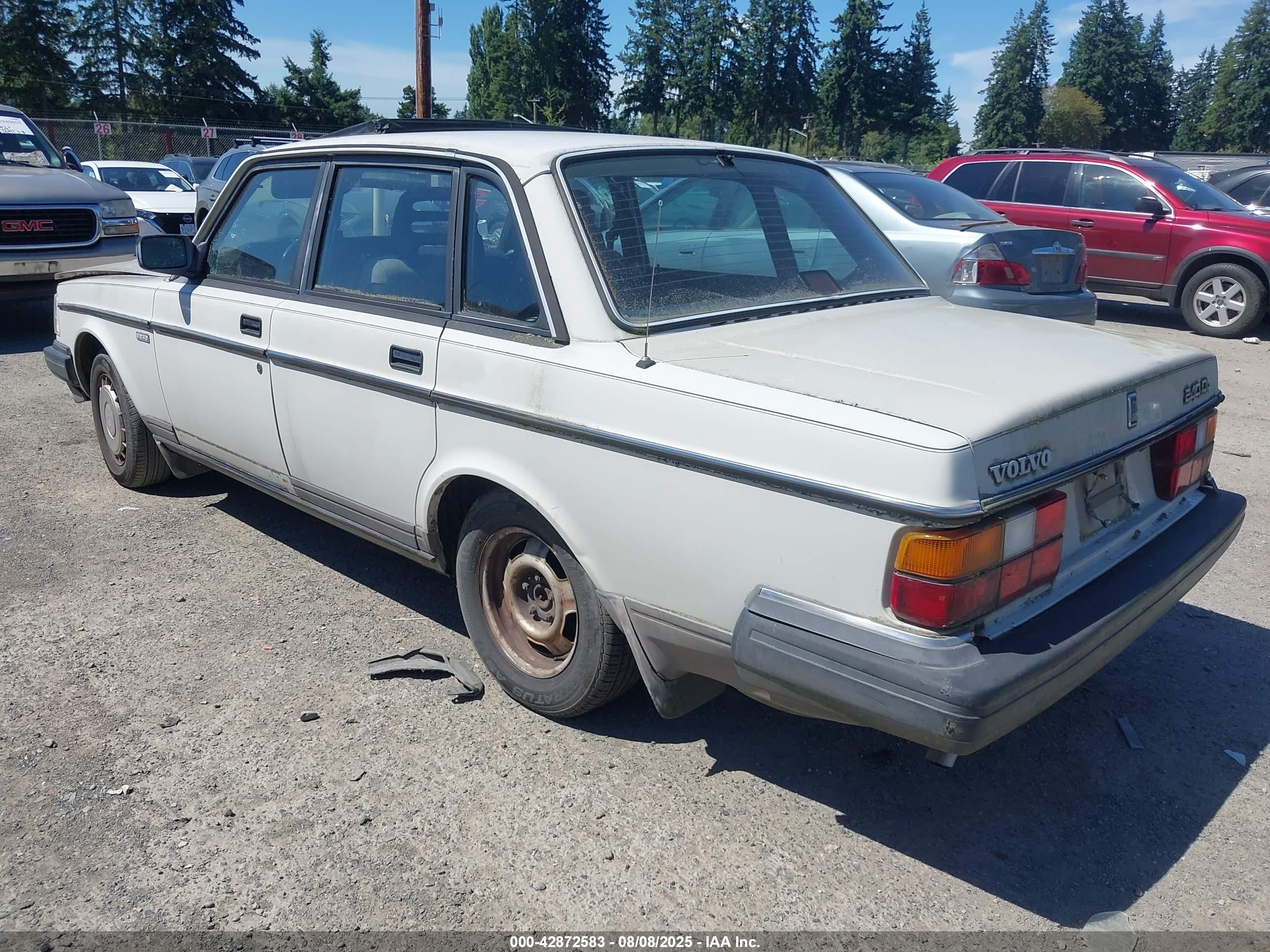 1988 Volvo 244 Dl/gl White vin: YV1AX8847J1313753