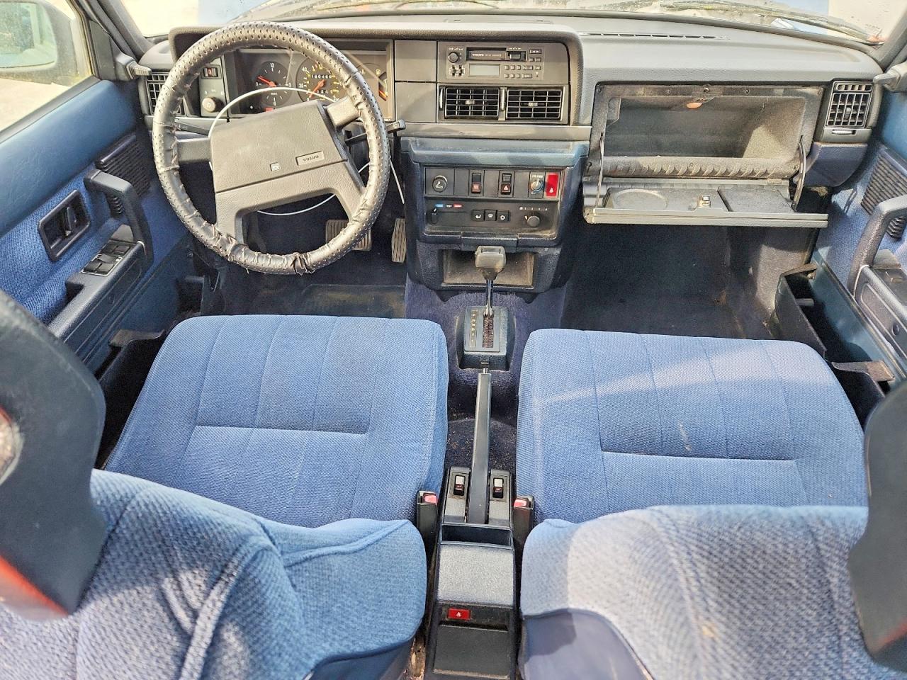 1989 Volvo 244 Dl Blue vin: YV1AX8847K1358337