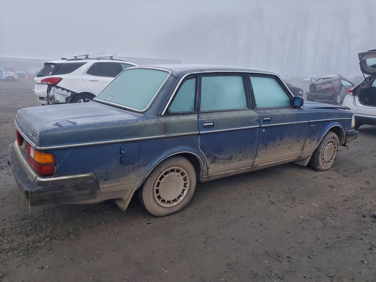 1989 Volvo 244 Dl Blue vin: YV1AX8847K1358337
